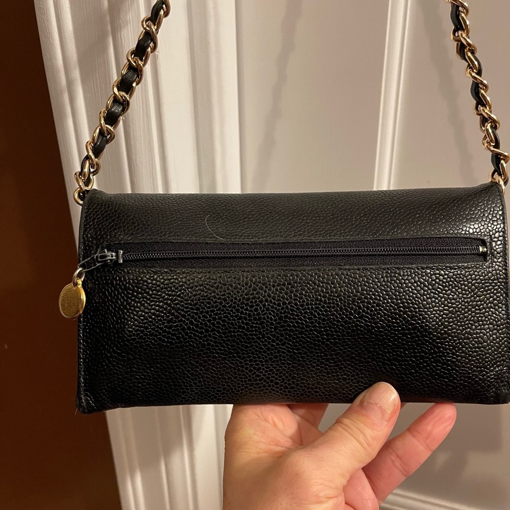 CHANEL Textured Black Crossbody Bag with Gold Chain - Picture 8 of 15